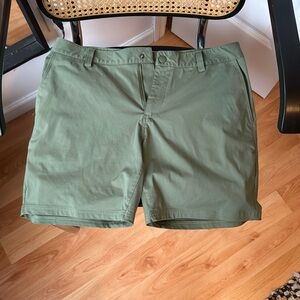 Rhone men’s chino athletic shorts 7” 35